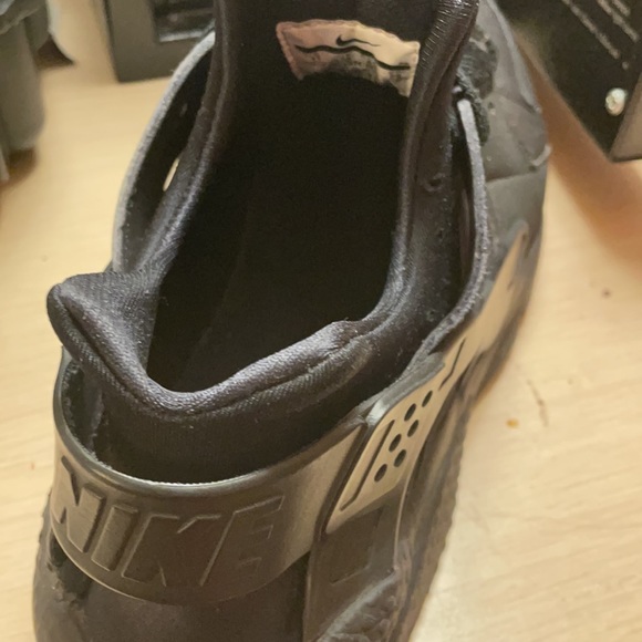 Nike air hurricane size 11. Like brand new - Picture 3 of 4